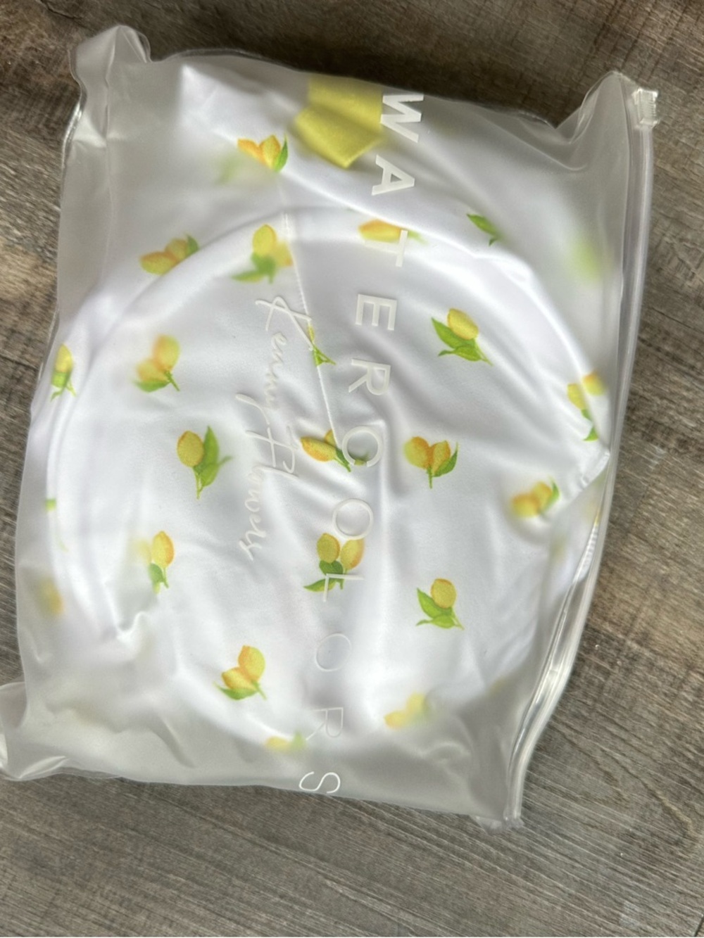 Kenny Flowers The Amalfi White Lemon-Print Underwire OnePiece Swimsuit Large NWT - Picture 9 of 13